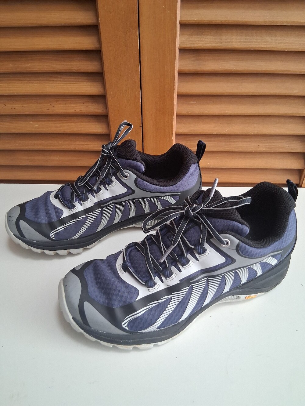 Merrell Siren Edge 3 Waterproof Hiking Shoe Size 7.5